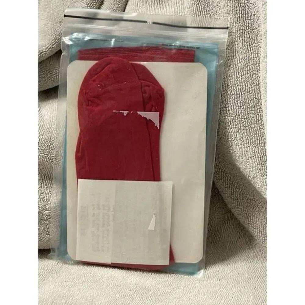Le Roi Vintage Seamless Red Tights For Babies ‎ 6-12 Mon Never Been Worn